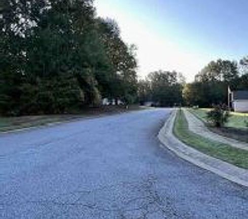 Exterior Neighborhood (street photo)