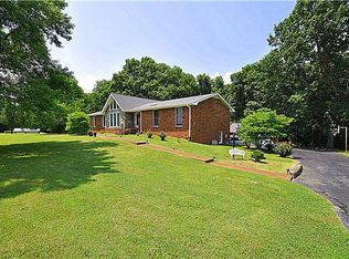 1005 Lakeview Dr, Hermitage, TN 37076