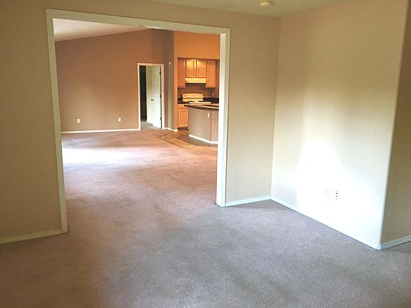 3rd image of 11519 NE 16th St