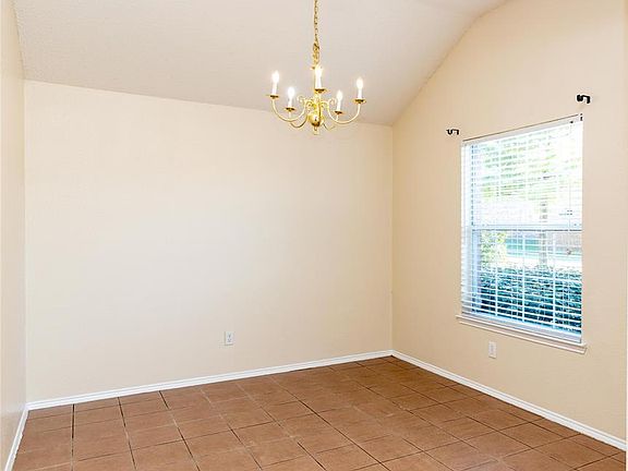 3rd image of 2039 Wildwood Dr