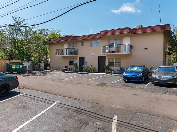 5th image of 2025 Washington St APT 202