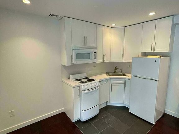 2nd image of 262 W End Ave #Lb