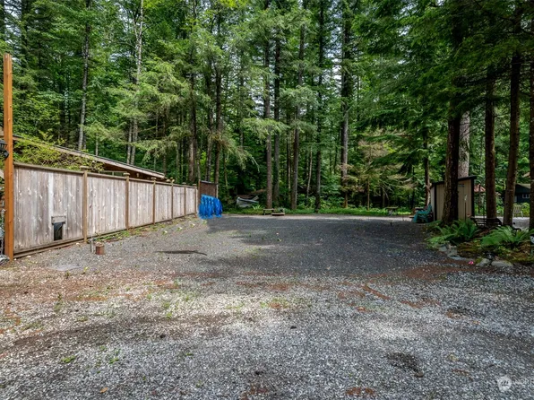 1013 Maple Ln, Sumas, WA 98295