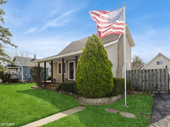 1221 E 10th St, Hobart, IN 46342