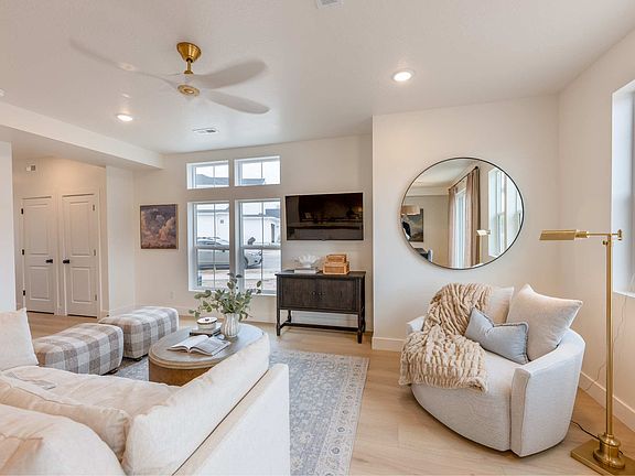 4th image of 1445 W Pleasant View Dr #31