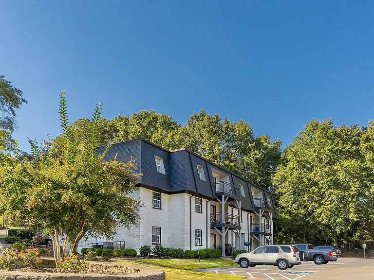 Pines at Lawrenceville Apartments — Photo 21
