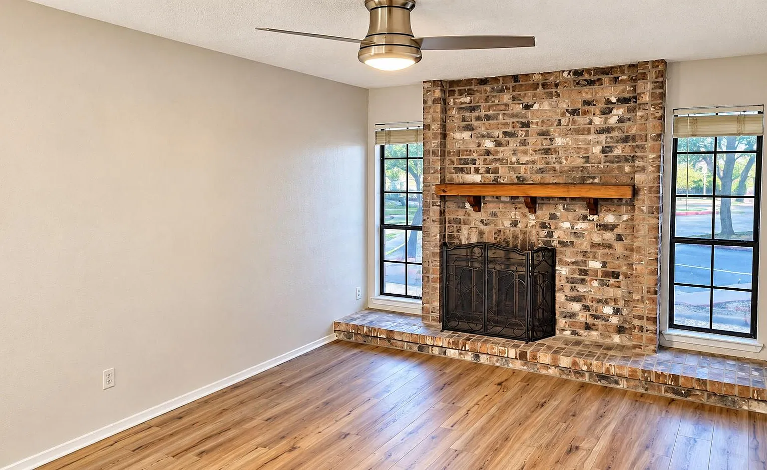 2 bed, 2.0 bath, 1002 sqft, $1,750 — Photo 4