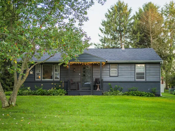 137 International Dr, Pataskala, OH 43062