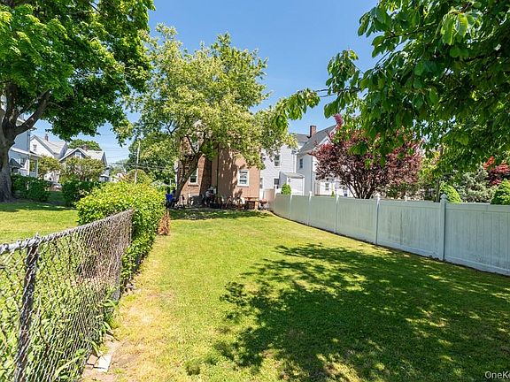 4th image of 304 Lockwood Avenue