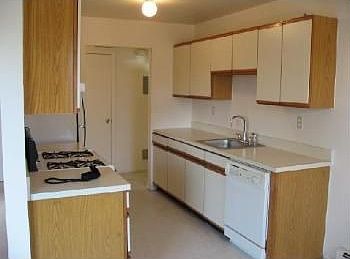 4th image of 100 Hillside Dr #10-D