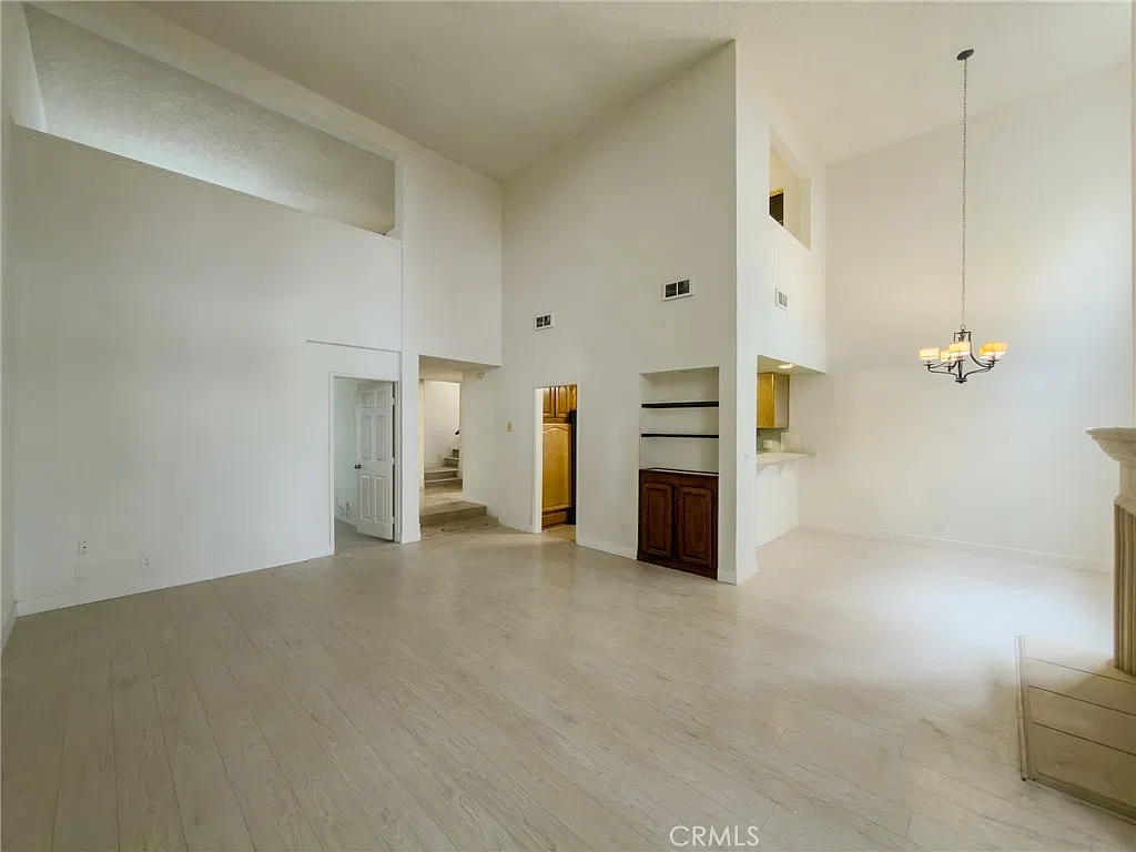 2 bed, 1300 sqft, $3,550 — Photo 4