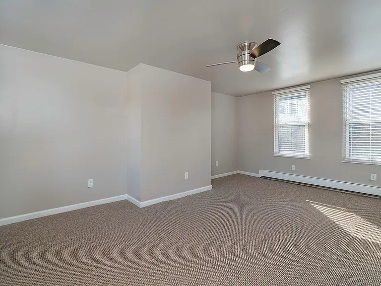 3833 Acorn St — Photo 7