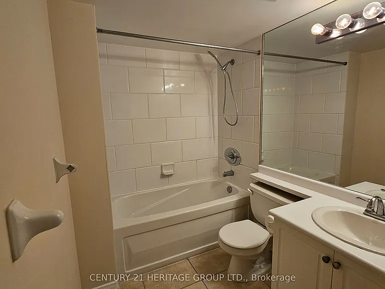 451 Rosewell Ave #202 — Photo 32