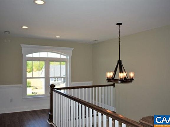 4th image of 31 Forest Glen Ln