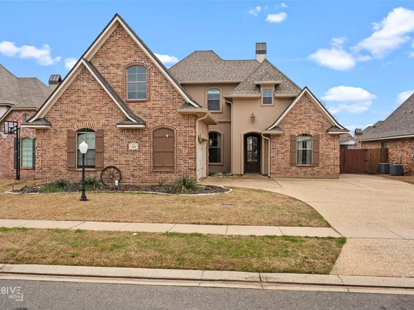 915 Royal Cir, Bossier City, LA 71111