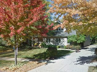 983 Kenilworth Cir, Naperville, IL