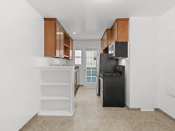 5th image of 1027 16th St APT E