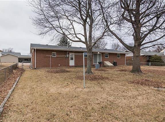 5th image of 2512 Stratford Ln