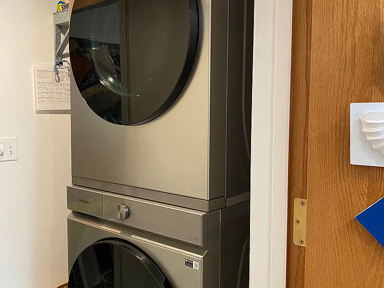 Private Laundry Room on Entry Level w/SAMSUNG S/S W/D, Laundry Basket, Retractable Clothesline, Detergent, & Shout-it-Out Stain Remover for Guest Usage