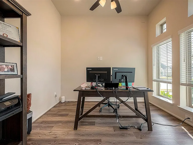4602 Ana Ridge Ln — Photo 18