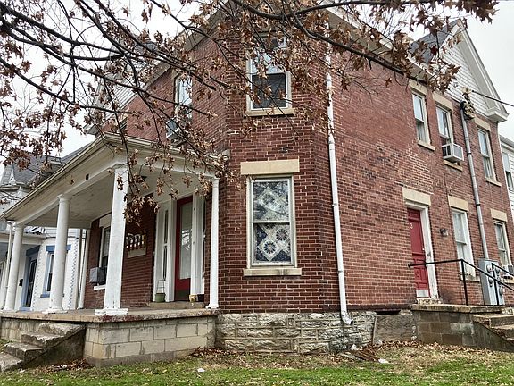 2nd image of 325 E Maxwell St #3