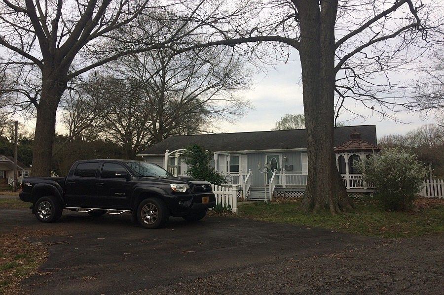 1st image of 3400 Riverview Dr