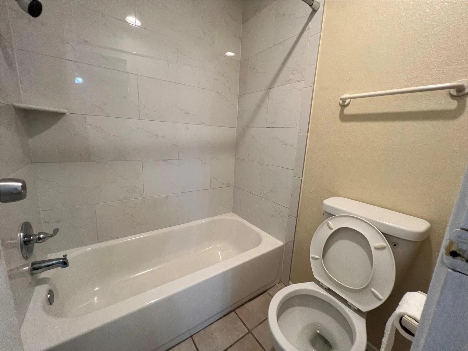 1 bed, 1.0 bath, 736 sqft, $880 — Photo 4