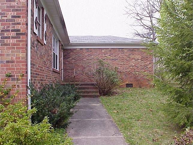 2nd image of 579 Circle Dr
