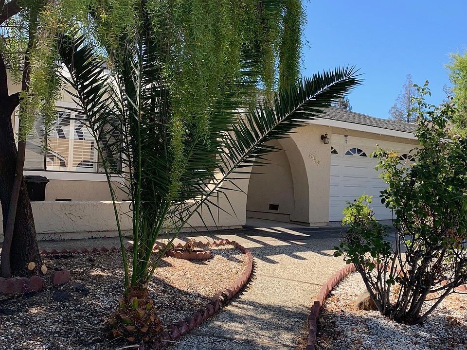 1st image of 6922 Randol Creek Dr