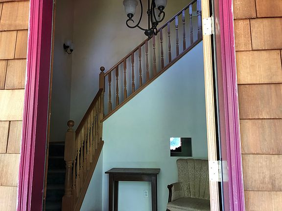 formal entry/foyer