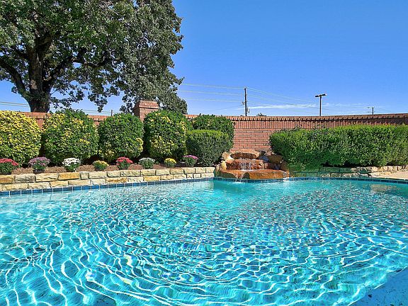 032_Pool.jpg