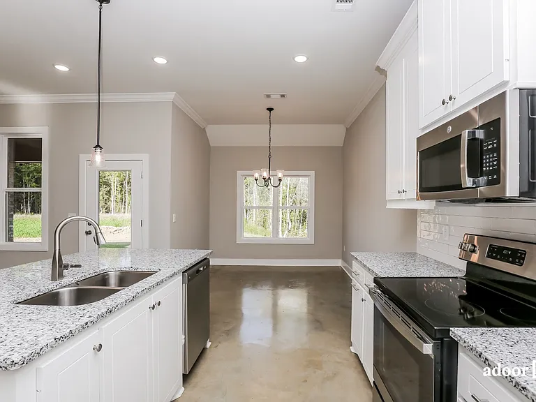 138 Shelby Mae Cir — Photo 2