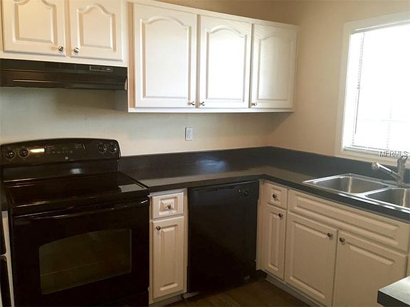4th image of 123 Seahorse Dr SE Unit B