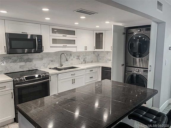 2nd image of 14271 Kendale Lakes Cir