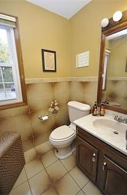 4th image of 405 Sherwood Forest Ln