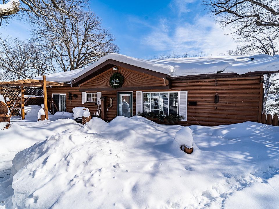 1st image of 15583 W Munson Ln