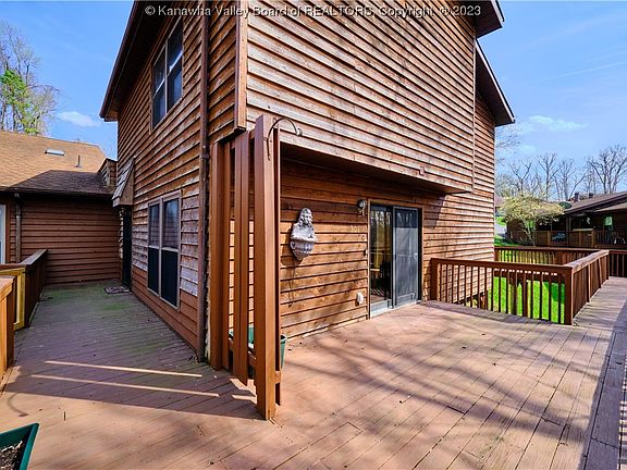 4th image of 301 Antler Dr