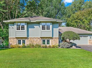 1511 Meadow Ln, Maple Plain, MN 55359