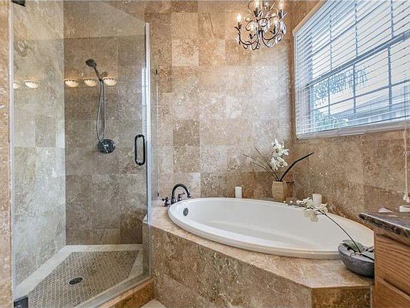 4th image of 2130 Park Crescent Dr