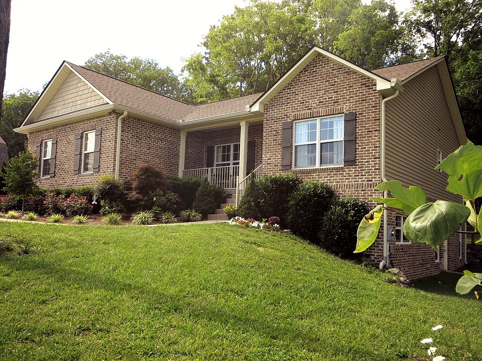 More than 3000 square feet!!