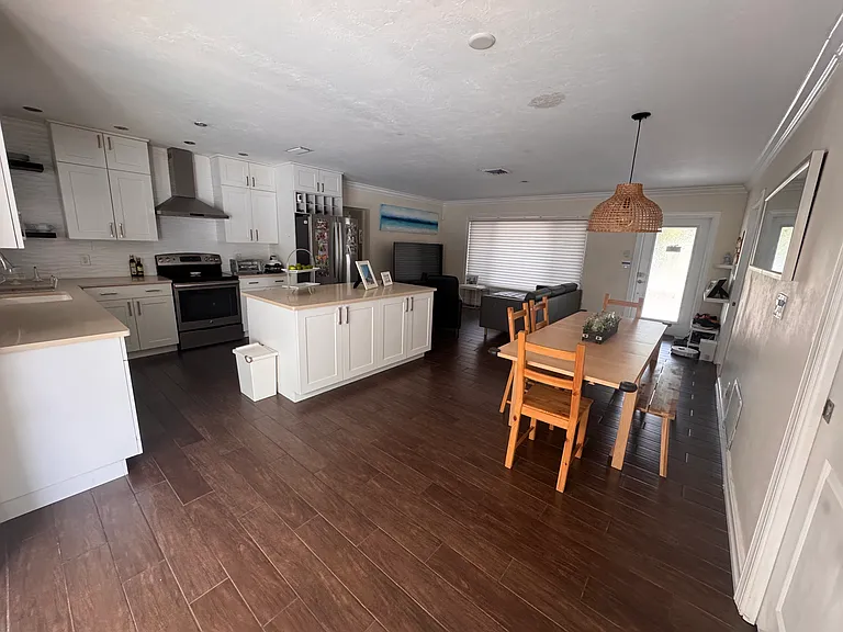 616 E Conference Dr — Photo 7