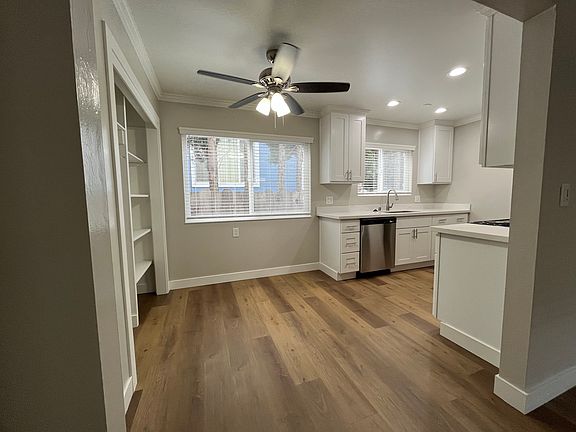 3rd image of 560 Lincoln St APT 17