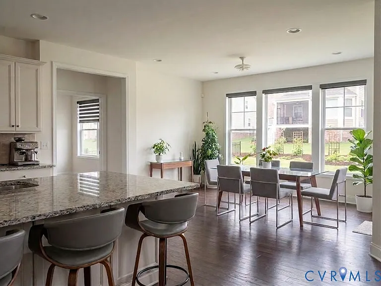 18037 Bay Point Way — Photo 2