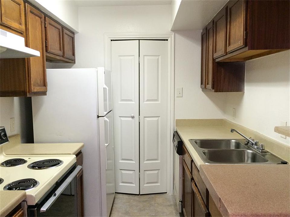 1st image of 14600 Fonmeadow Dr APT 1402