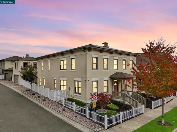 1018 Promenade St, Hercules, CA 94547