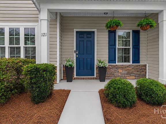2nd image of 121 Waverly Way