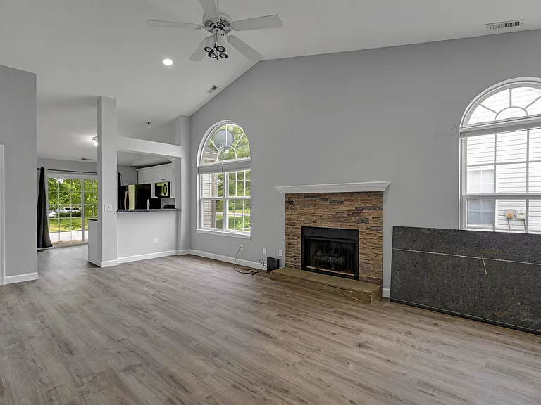 5709 Eden Village Dr — Photo 3