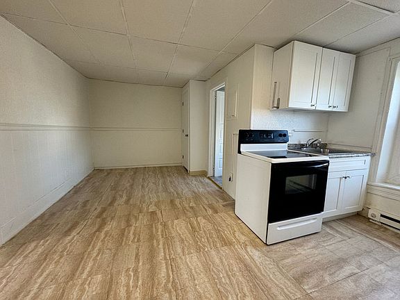 4th image of 445-447 W Linden St #447-3