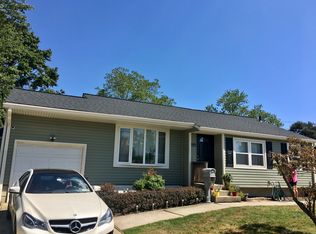 105 Chapel Hill Dr, Brentwood, NY 11717