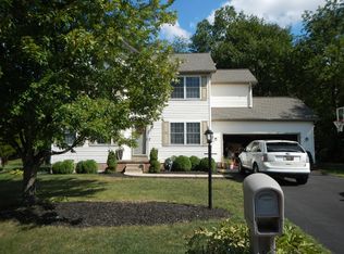 982 Willow Ridge Dr, York, PA 17404